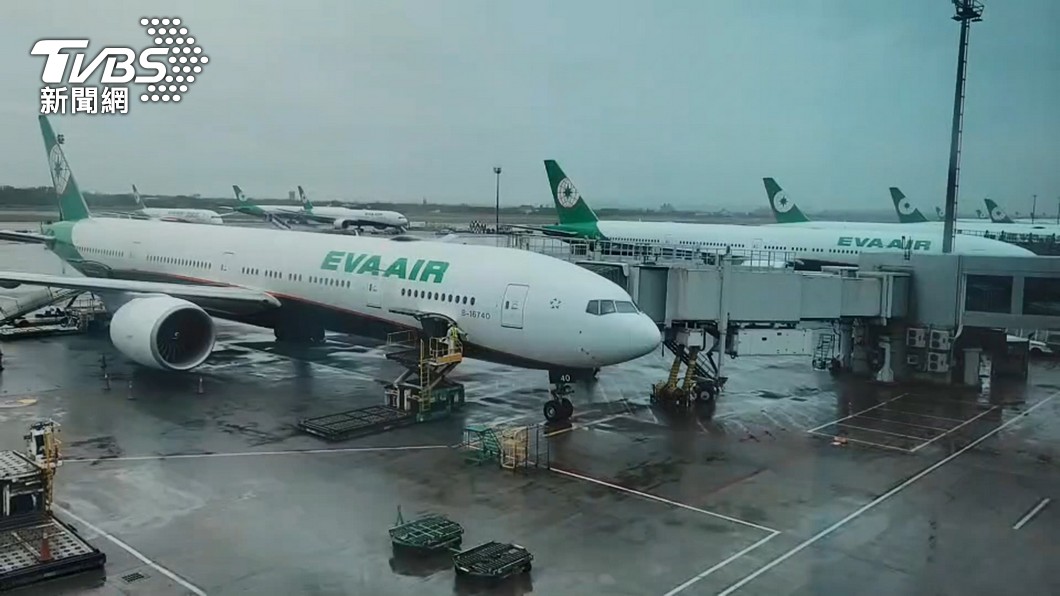 MOTC steps in as EVA Air pilots seek bonus talks (TVBS News) MOTC steps in as EVA Air pilots seek bonus talks