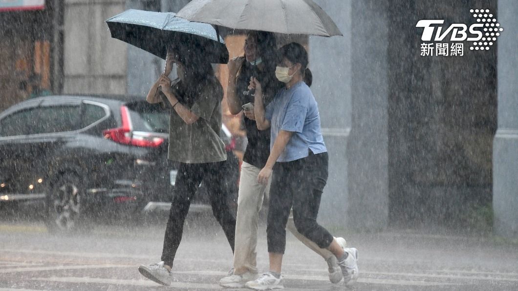 Intensified northeast monsoon brings rain to Taiwan (TVBS NEWS) Intensified northeast monsoon brings rain to Taiwan