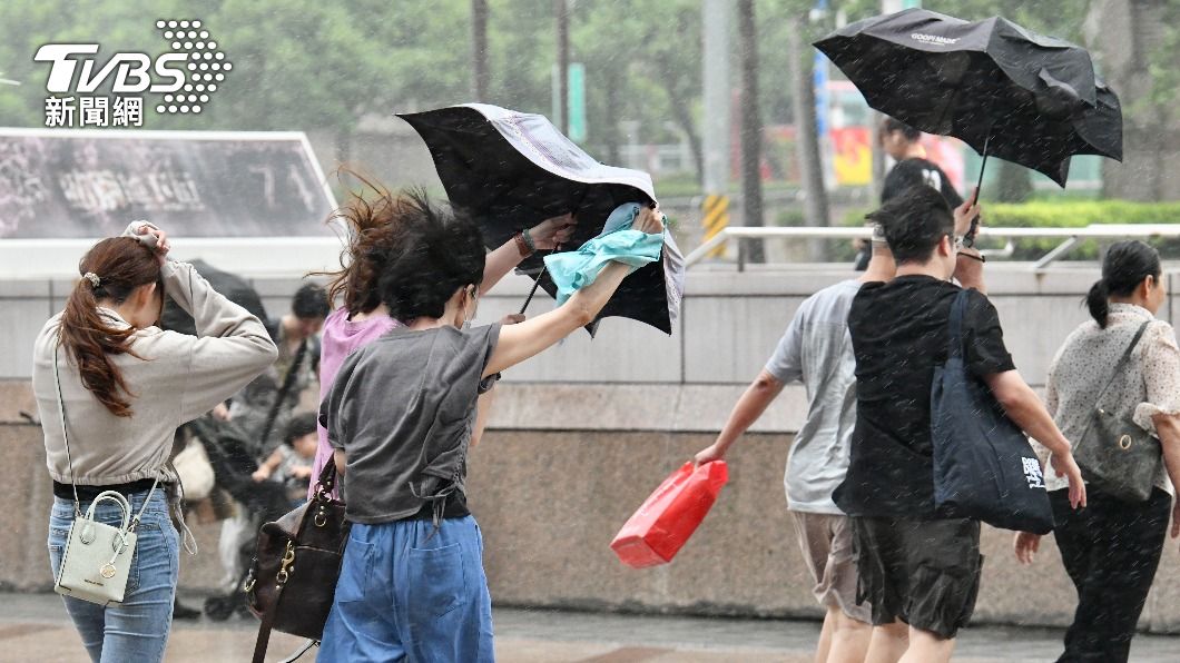 East winds bring sporadic showers to southeastern Taiwan (TVBS News) East winds bring sporadic showers to southeastern Taiwan