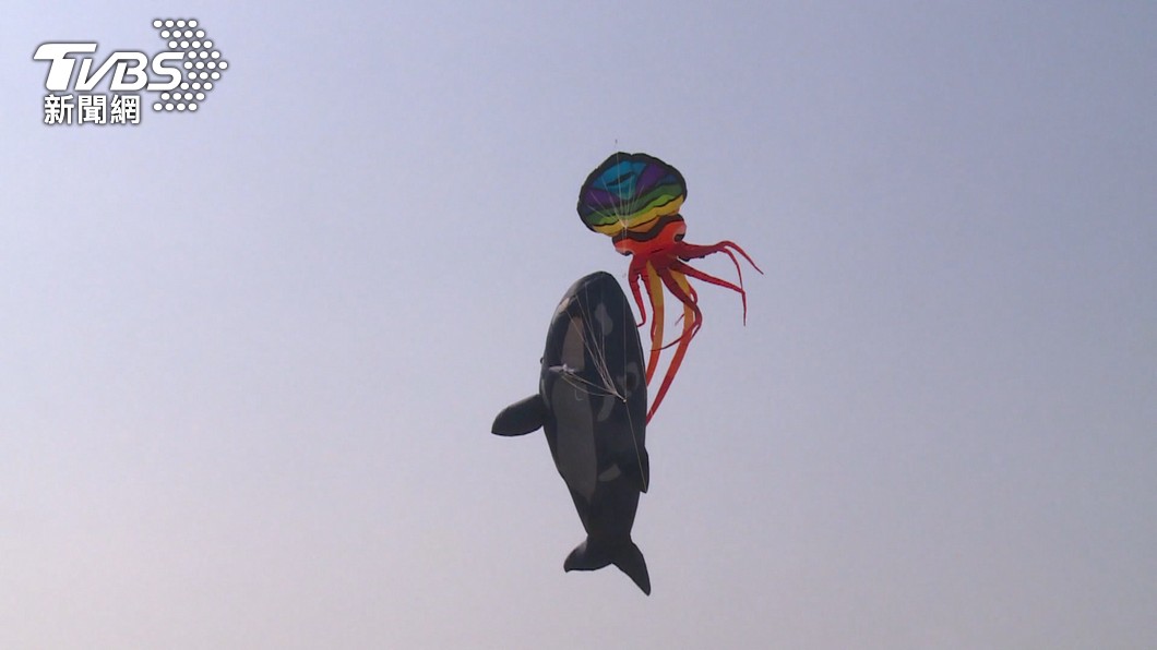 Lukang’s ocean party: Kites of marine life fill the sky (TVBS News) Kites of marine life fill the sky at Lukang’s ocean party