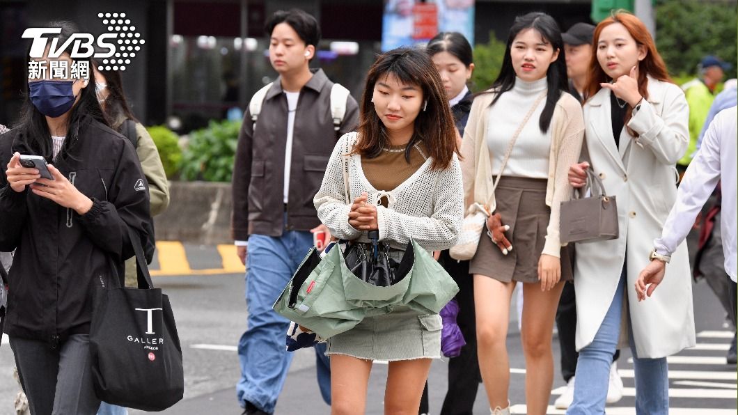 Northeast monsoon brings rainfall to Taiwan’s north and east (TVBS News) Northeast monsoon brings rainfall to Taiwan’s north, east