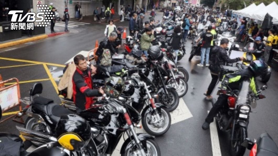 Bikers rally at MOTC for heavy motorcycle highway access (Courtesy of Shutterstock) Bikers rally at MOTC for heavy motorcycle highway access