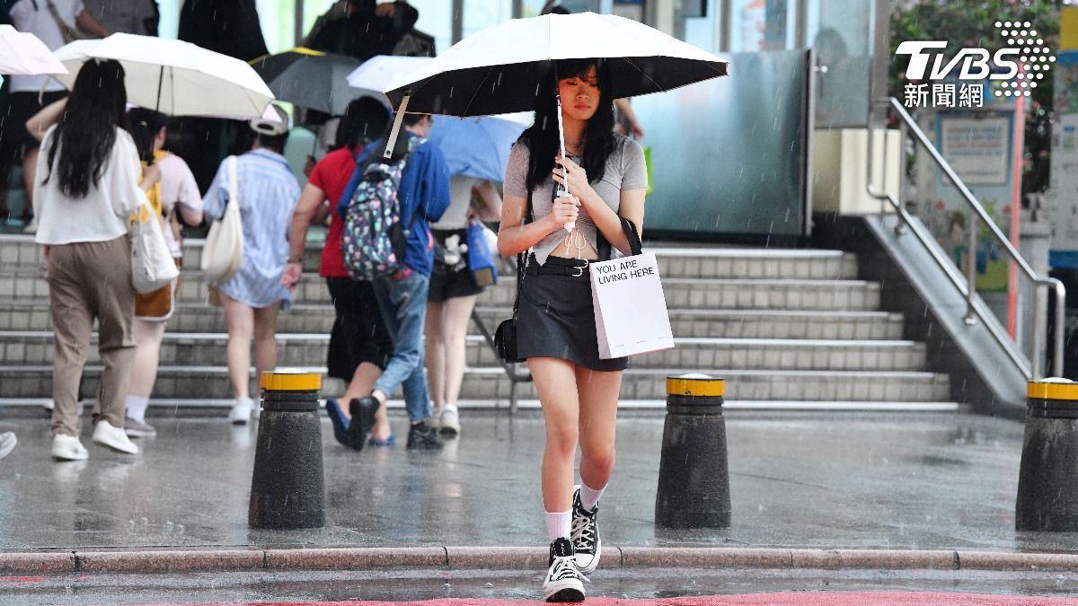 Taiwan braces for scattered showers and thunderstorms (TVBS News) Taiwan braces for scattered showers and thunderstorms