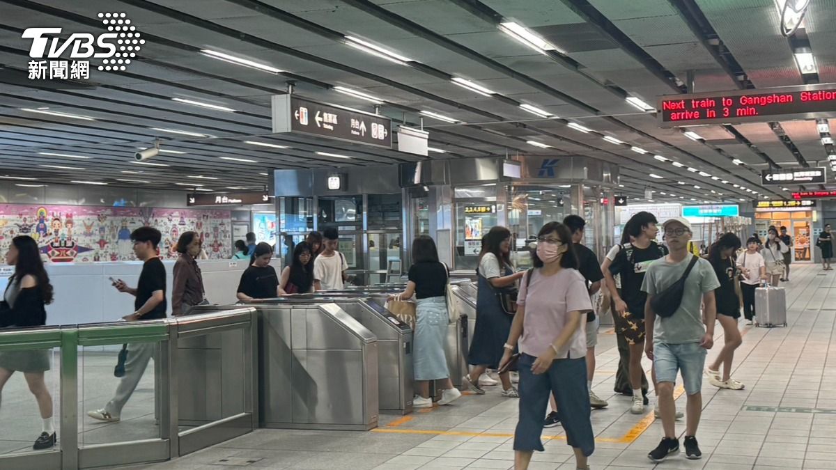 Kaohsiung preps for New Year’s bash (TVBS News) Kaohsiung extends metro hours for New Year’s Eve event