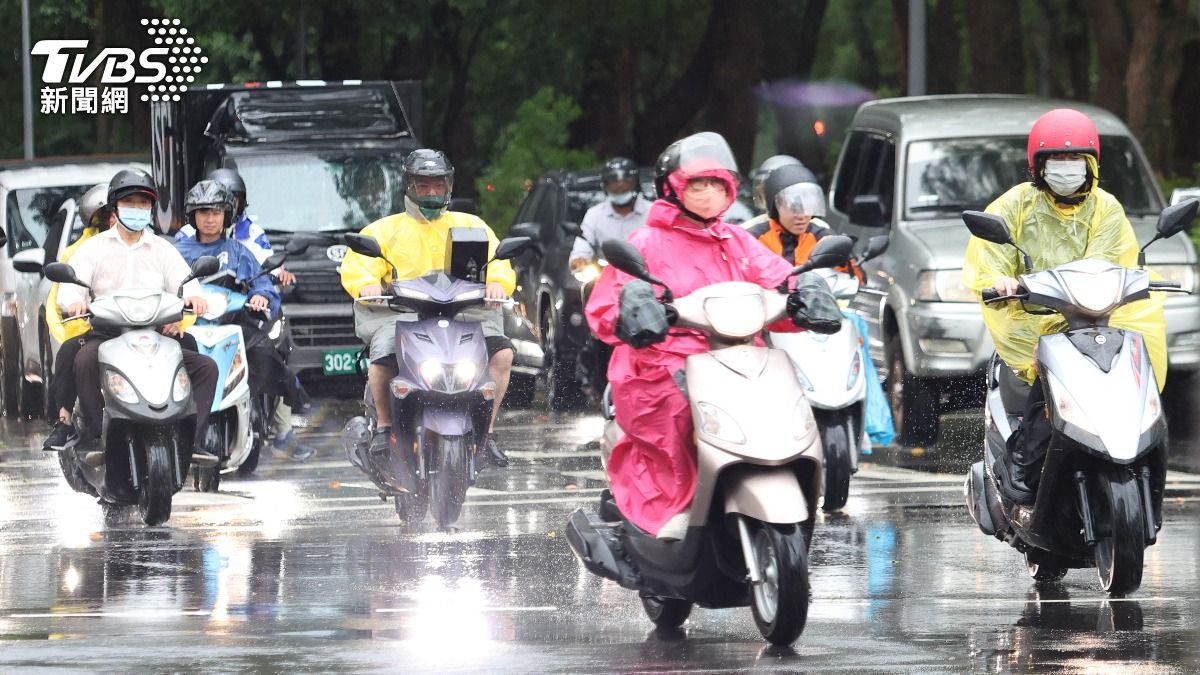 Rainfall to intensify Thursday afternoon (TVBS News) Heavy rain, dense fog advisories issued for parts of Taiwan