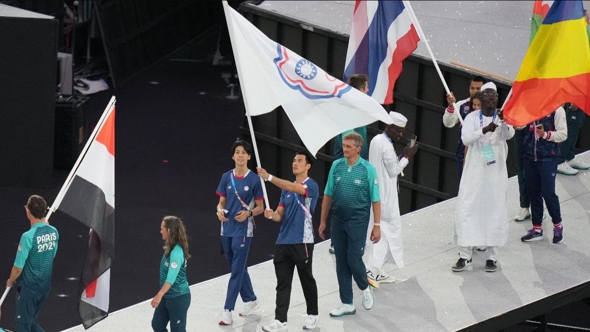 ＂Chinese Taipei＂ name divides opinion (Courtesy of CTOC) Poll shows Taiwan split on ＂Chinese Taipei＂ Olympic name