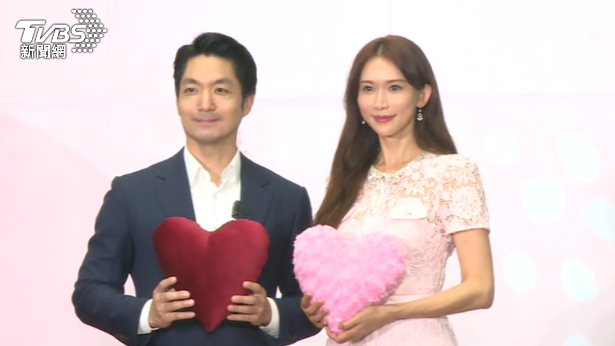 Lin Chi-ling and Chiang Wan-an (TVBS News) Lin Chi-ling shares parenting tips at Taipei charity event