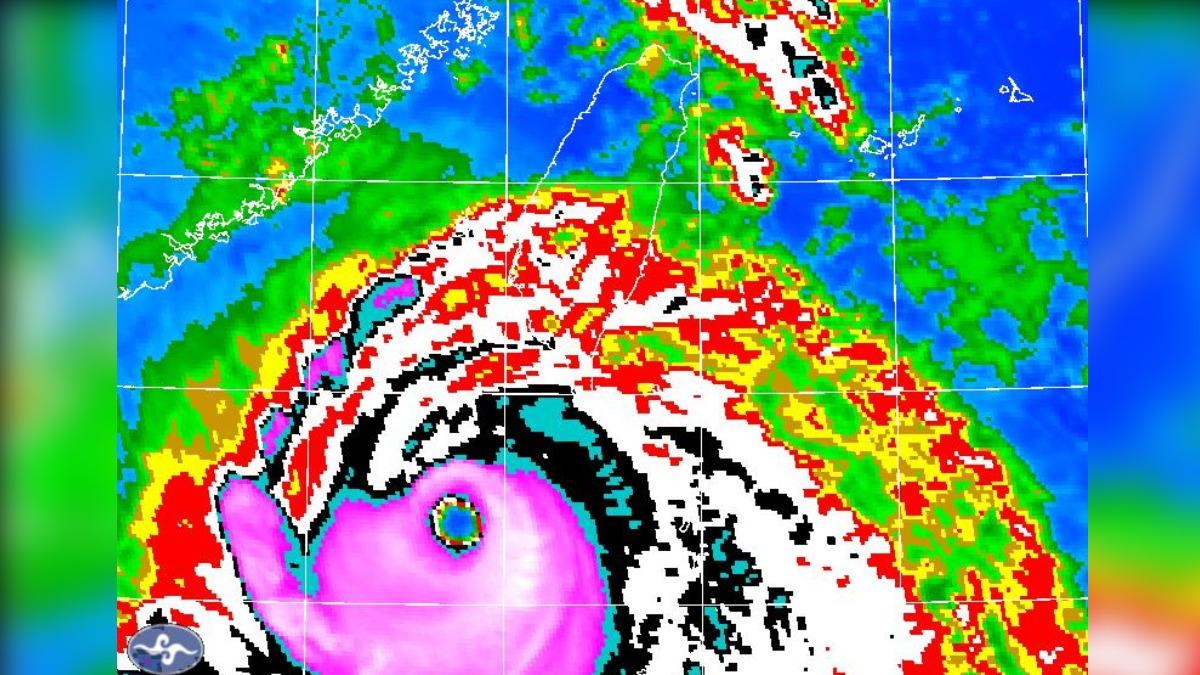 CWA warns of 17-grade gusts as Typhoon Krathon nears (Courtesy of CWA) CWA warns of 17-grade gusts as Typhoon Krathon nears