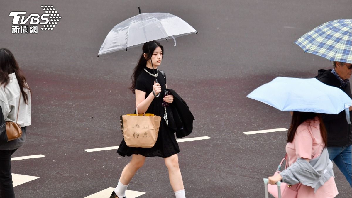 Northeast monsoon brings cool, rainy weather to Taiwan (TVBS News) Northeast monsoon brings cool, rainy weather to Taiwan