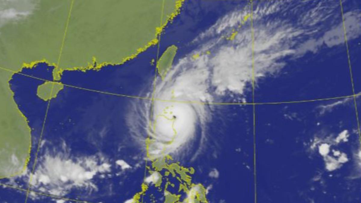 Typhoon Yinxing intensifies, heads west (Courtesy of CWA) Typhoon Yinxing intensifies, heads toward South China Sea