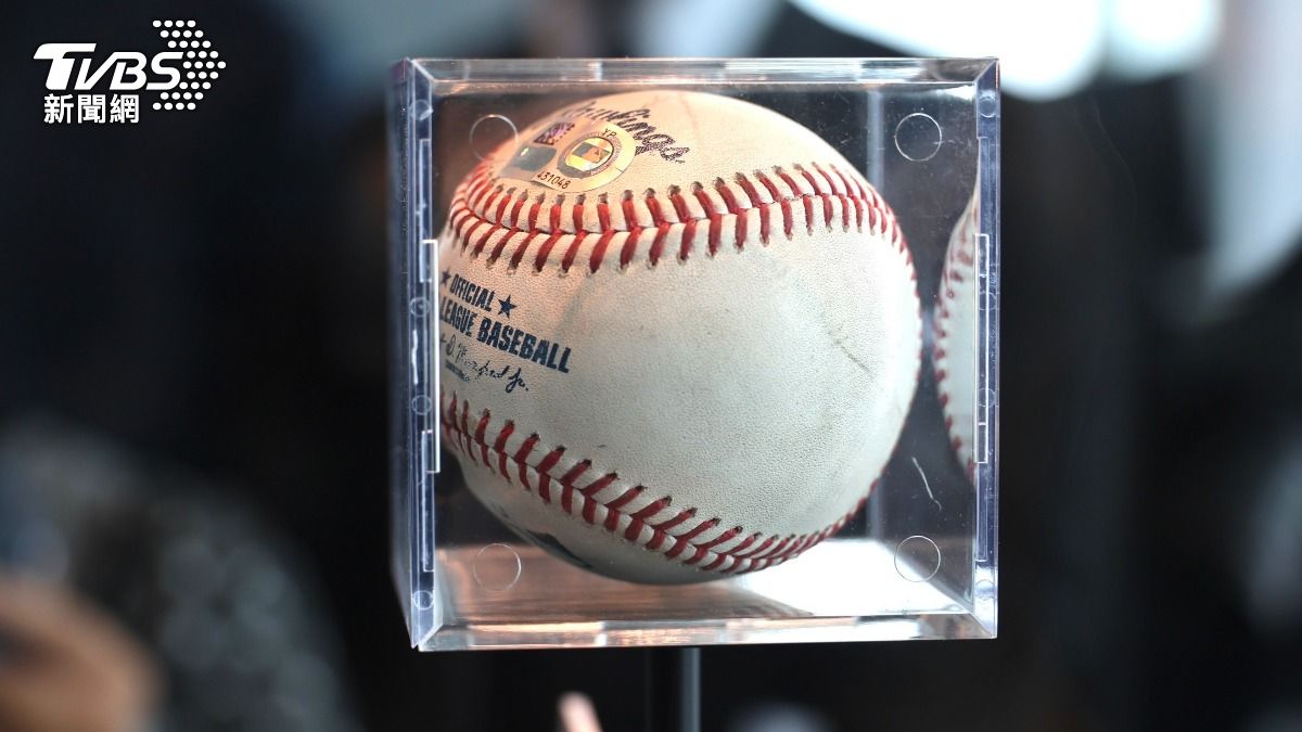 Ohtani’s historic ball on display (TVBS News) Shohei Ohtani’s historic ball on display at Taipei 101