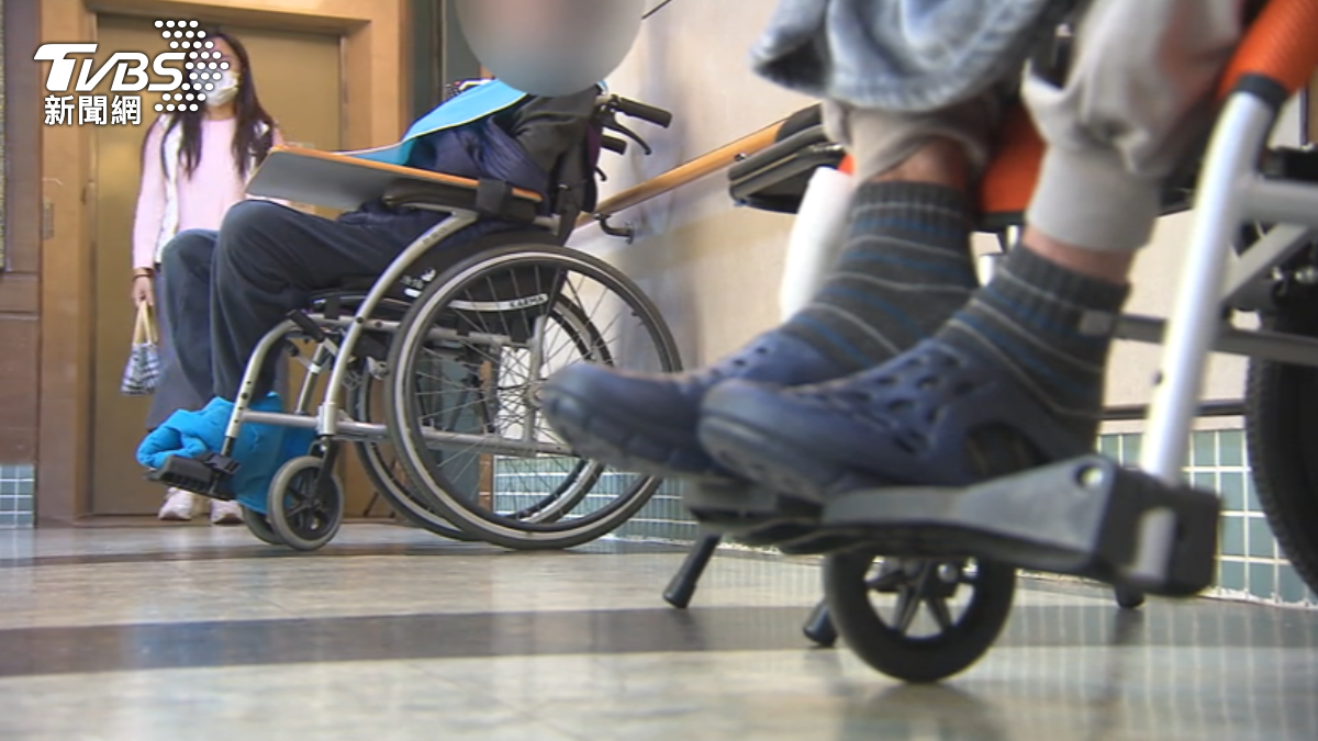Taiwan to expand long-term care for younger adults (TVBS News) Taiwan expands long-term care to under-50 dementia patients
