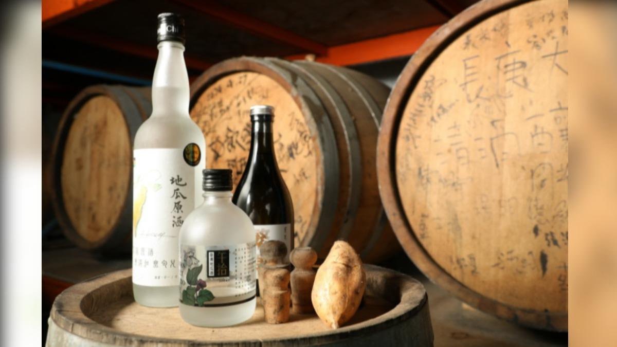 Taiwanese distiller wins 33 medals with sweet potato liquor (Courtesy of Global Views)