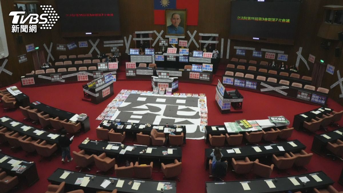 KMT legislator warns against campus recall activities (TVBS News) KMT legislator warns against campus recall activities
