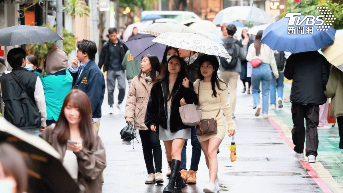 Cold snap hits New Taipei City with 10.3°C temperatures (TVBS News) Cold air mass brings temperatures below 10°C to Taiwan
