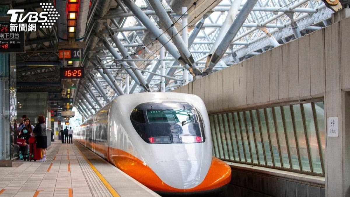 Human error shuts THSR train doors at Banqiao Station (Shutterstock) Taiwan THSR apologizes for closed-door station mishap