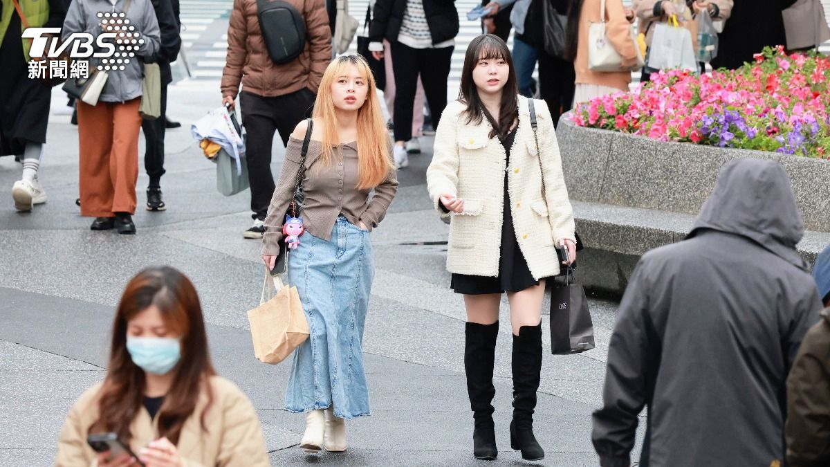 Taiwan sees stable weather return (TVBS News) Taiwan sees stable weather as temperatures rise up to 33°C