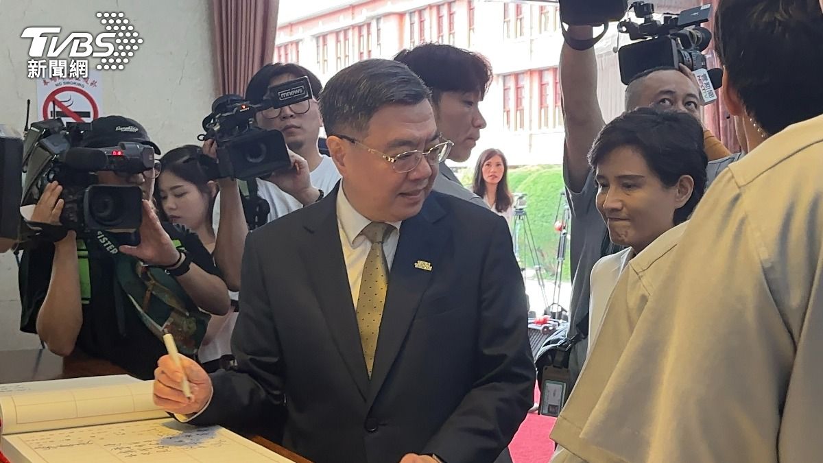 Premier Cho invites talks on KMT’s cash relief proposal (TVBS News) Premier Cho invites talks on KMT’s cash relief proposal