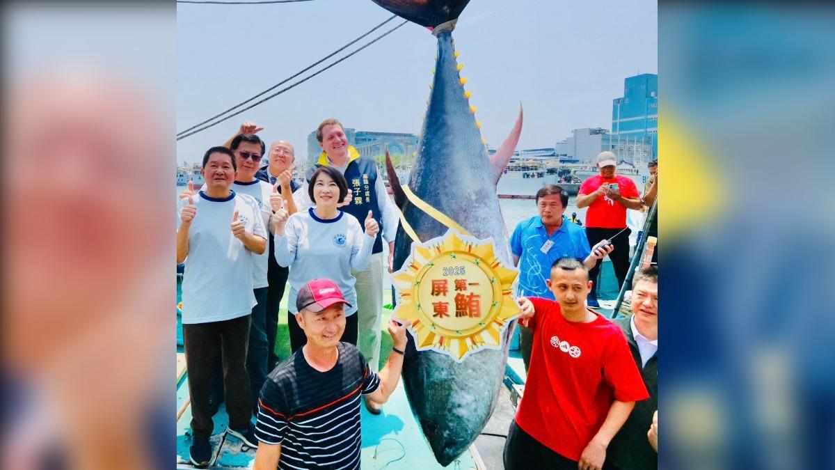 Pingtung’s first tuna fetches NT$2.3M (Courtesy of Chou’s FB) Taiwan’s ceremonial first tuna fetches NT$2.3M at auction