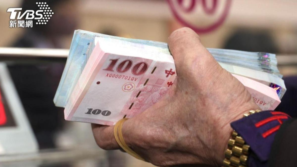 Exporters worry over NTD currency surge (TVBS News) Taiwan dollar appreciates 7.9% in less than a week