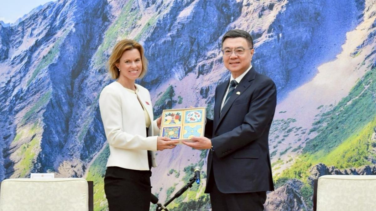 Taiwan seeks U.K. support for CPTPP membership bid (Courtesy of Executive Yuan) Taiwan seeks UK support for Pacific trade pact bid