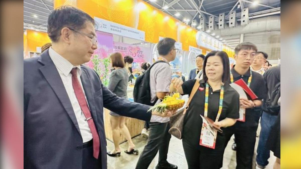 Tainan mayor eyes Singapore for pineapple exports (Courtesy of Tainan City Government) Taiwan’s premium pineapples debut in Singapore market