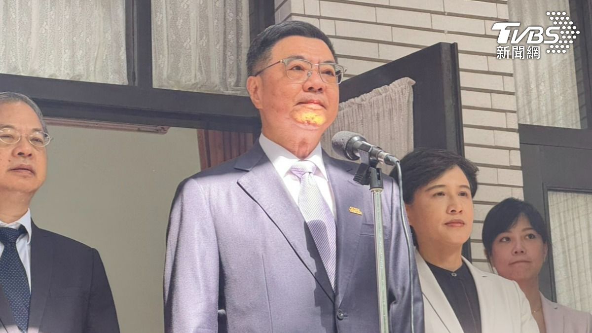 Taiwan premier cites communist texts in espionage debate (TVBS News) Taiwan officials clash over Chinese espionage allegations