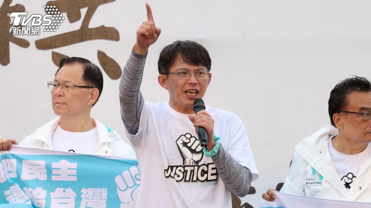 Taiwan parties seek to remove president after one year