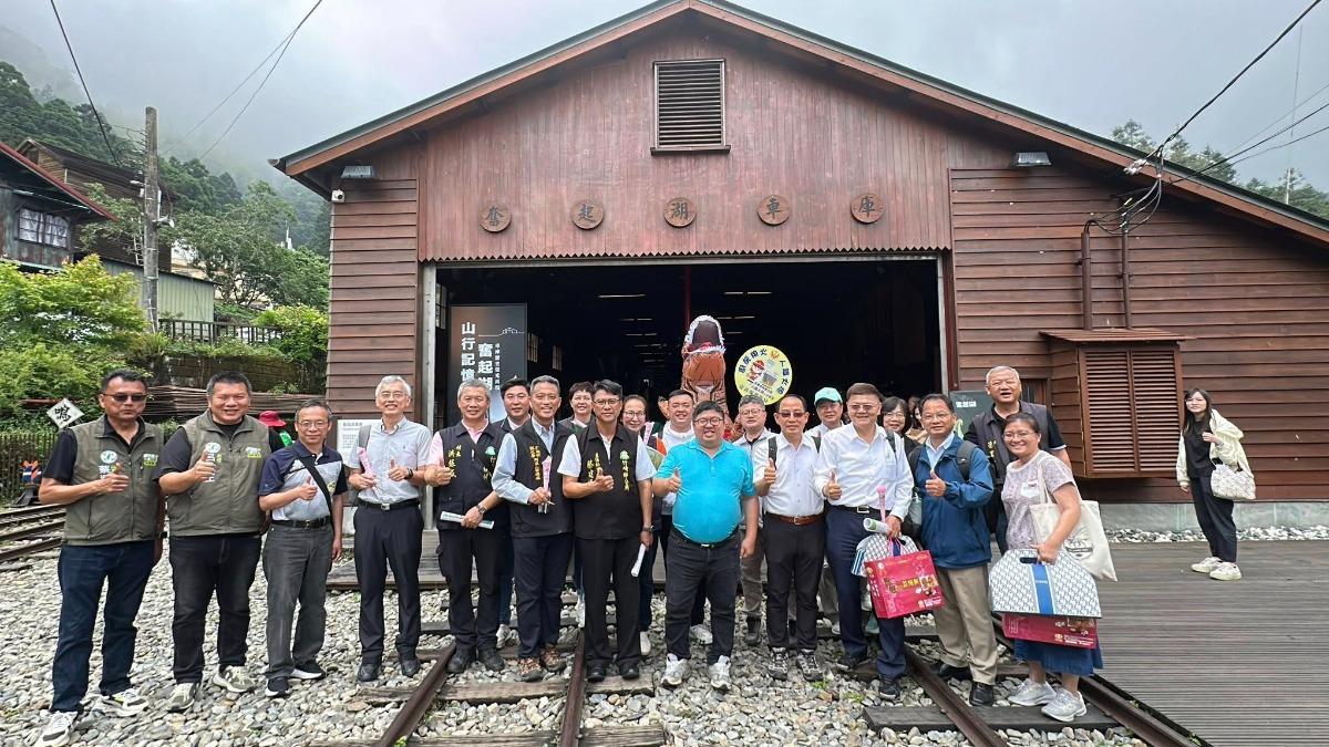 Tsai pushes for Alishan railway status (Courtesy of Tsai Yi-yu’s Facebook) Taiwan seeks UNESCO status for historic railway via Japan