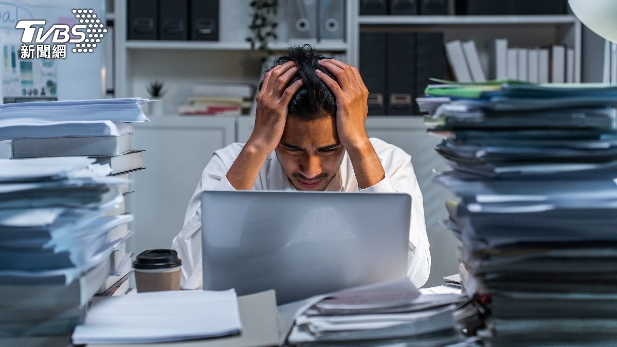 Advocates seek mental health support for Taiwan officials (Shutterstock) Taiwan civil servants demand workplace safety after suicide