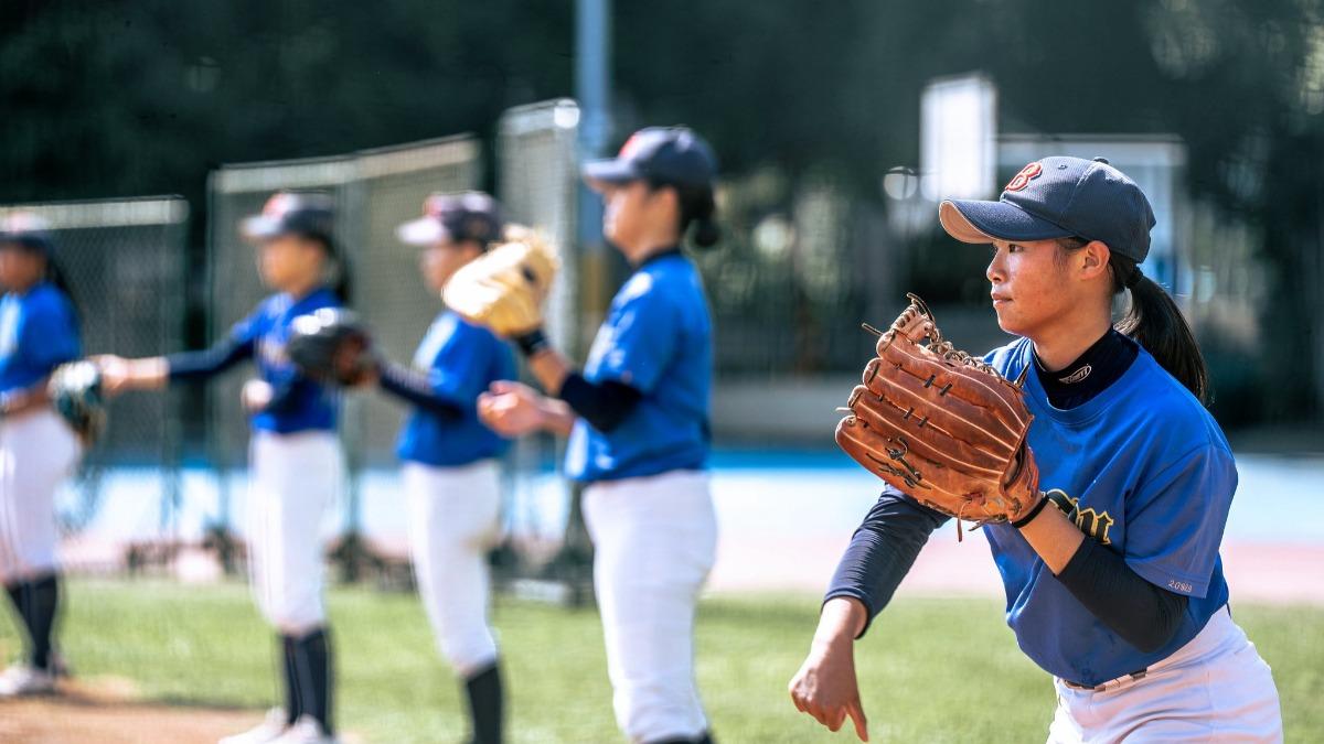 Beitou girls’ team heads to U.S. event (Courtesy of Just Best) Beitou girls’ softball team heads to U.S. for first time