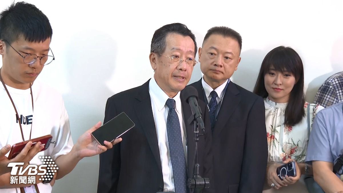 Taiwan defense minister warns on budget (TVBS News) Defense minister warns of impact from military pay hike