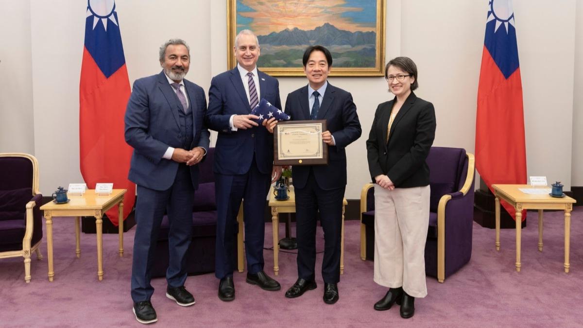U.S. lawmakers show support in Taiwan (TVBS News) U.S. lawmakers meet Taiwan’s President Lai Ching-te 