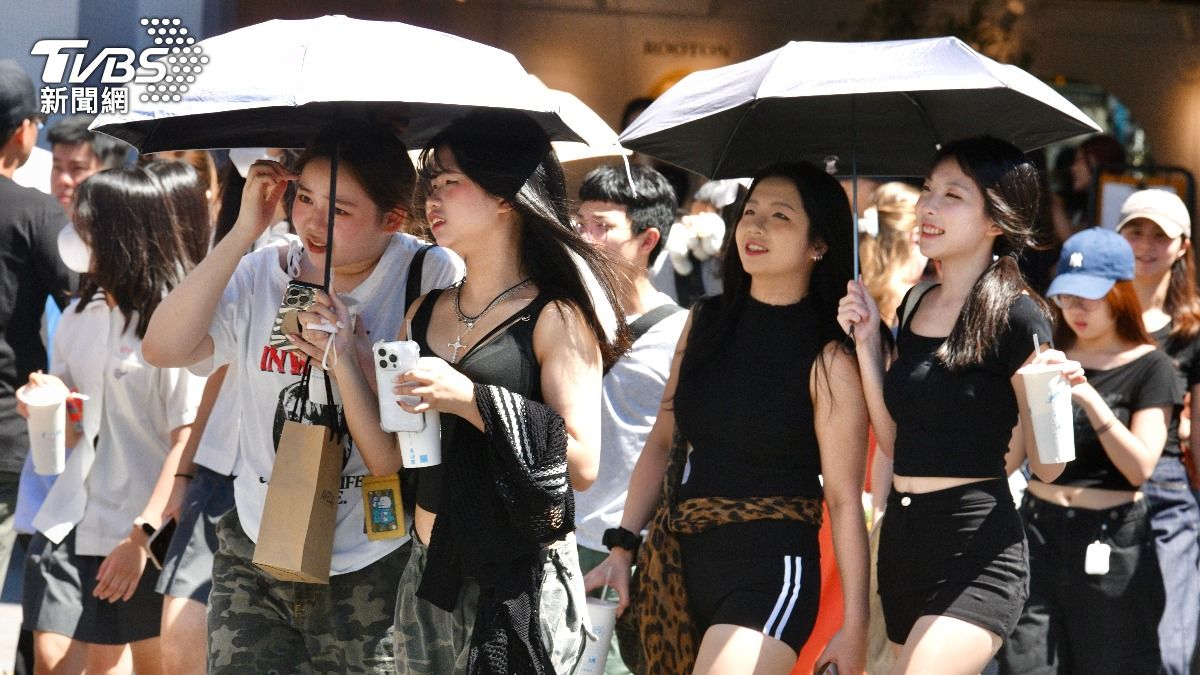 Vulnerable groups at risk as Taiwan sizzles in heatwave (TVBS News) Taiwan issues heat alerts as temperatures hit 38.1°C
