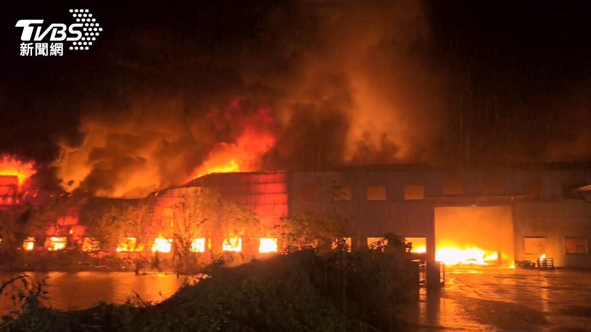 Major fire devastates KSS factory in Tainan’s Qigu District