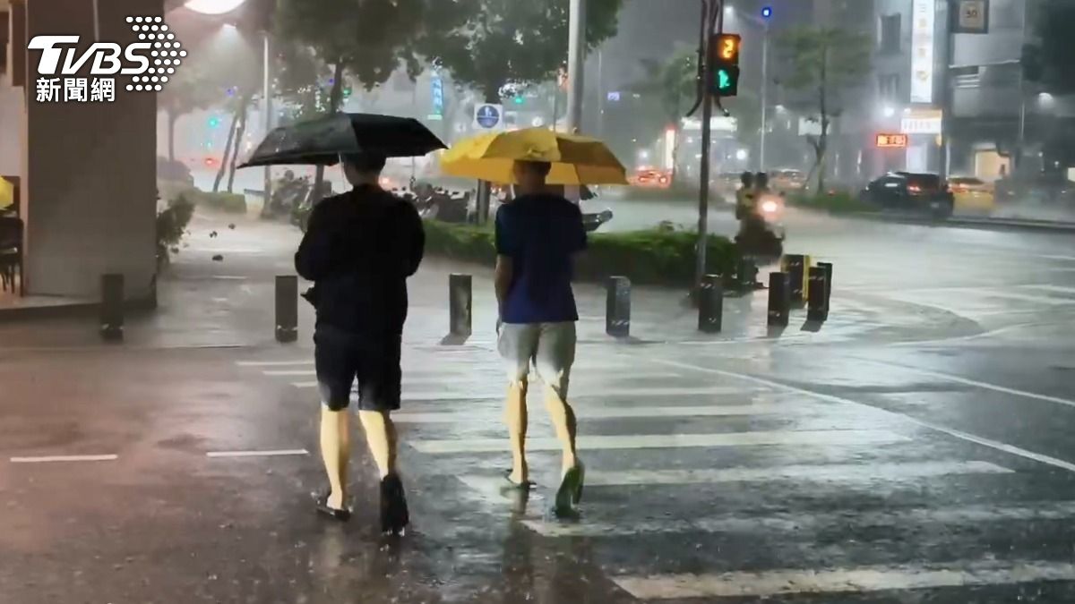 Heavy rain to hit Taiwan tonight (TVBS News) Heavy rain to hit central, southern Taiwan tonight