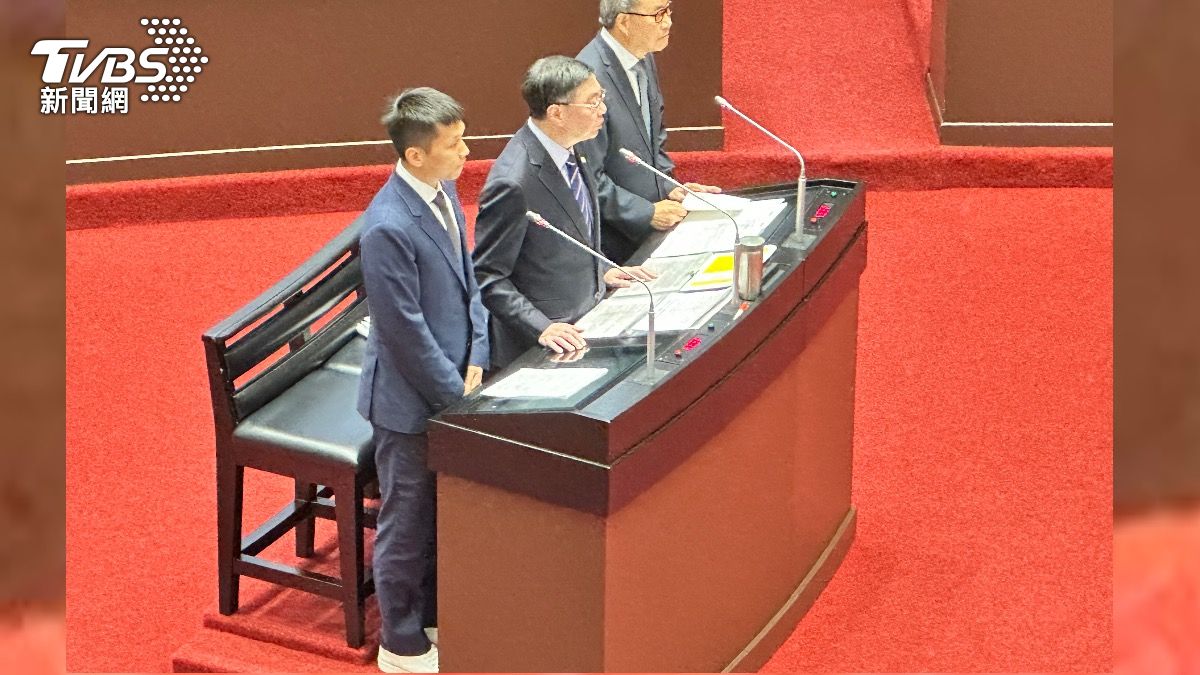 Taiwan sports governance questioned in legislative session (TVBS News) Lee Yang confronted on Ministry of Sports staffing decisions