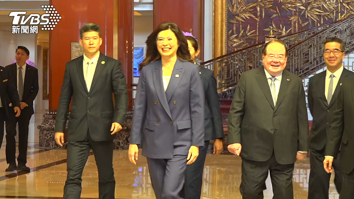 KMT’s Cheng to meet Xi in Beijing Friday (TVBS News) KMT Chair Cheng Li-wun to meet Xi Friday during China visit
